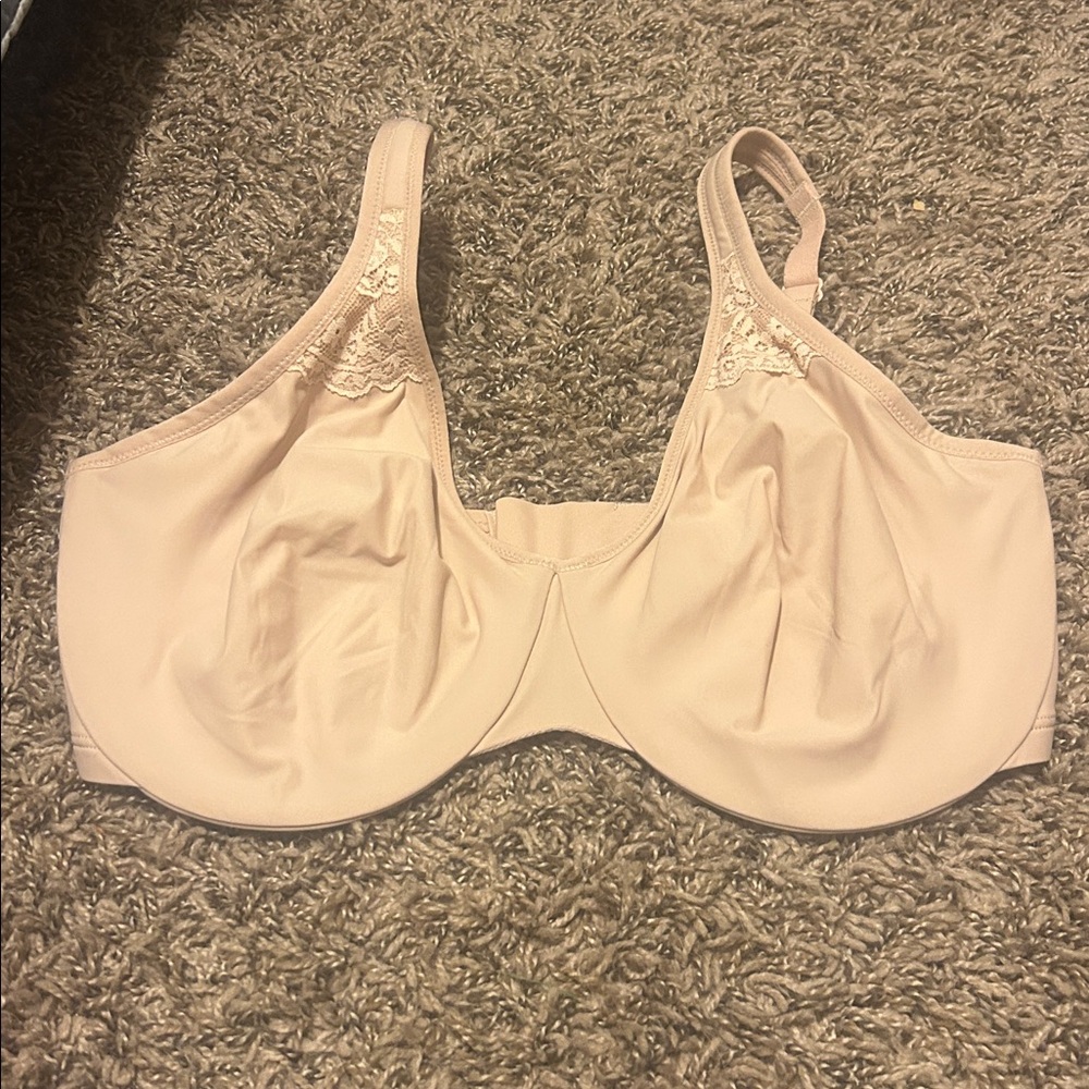 Elegant Lace Trim Bra in Cream